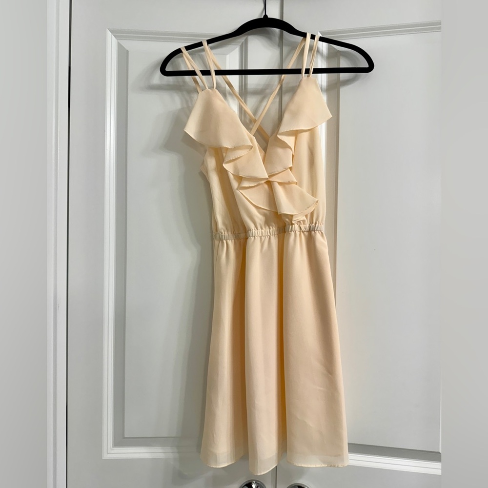 BCBG Generation - Elegant Peach Ruffle Mini Dress